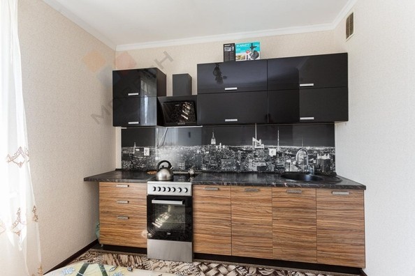 
   Продам 2-комнатную, 55 м², Героя Сарабеева В.И. ул, 9

. Фото 6.