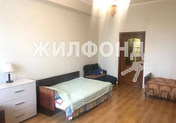 
   Продам 2-комнатную, 64 м², Полтавская ул

. Фото 1.