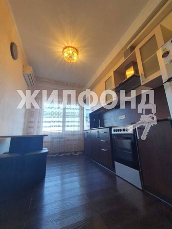 
   Продам 2-комнатную, 47 м², Альпийская ул, 90/4

. Фото 2.