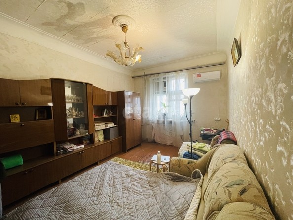 
   Продам 2-комнатную, 57 м², Орджоникидзе ул, 54

. Фото 1.