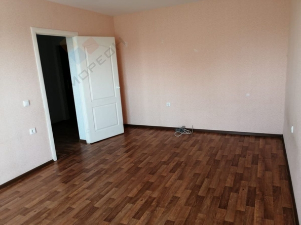 
   Продам 1-комнатную, 37.5 м², Героя Яцкова И.В. ул, 16

. Фото 2.