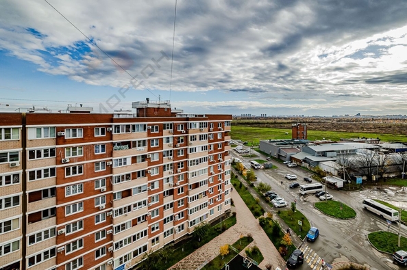 
   Продам 2-комнатную, 57.6 м², Западный Обход ул, 42/3к4

. Фото 4.