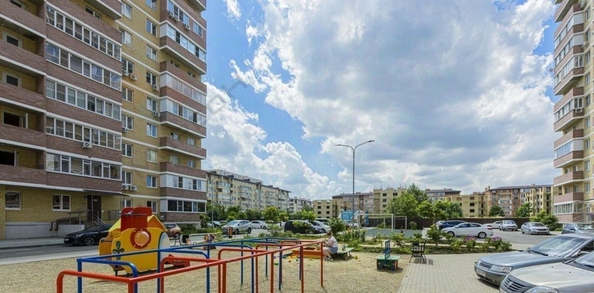 
   Продам 2-комнатную, 61 м², Евгении Жигуленко ул, 3

. Фото 9.