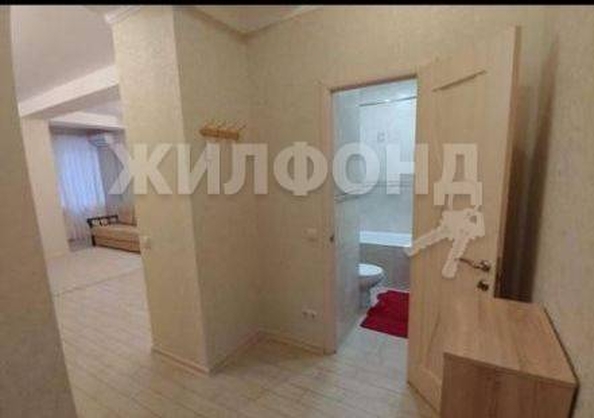 
   Продам 1-комнатную, 38 м², Транспортная (Центральный р-н) ул, 78/30

. Фото 2.