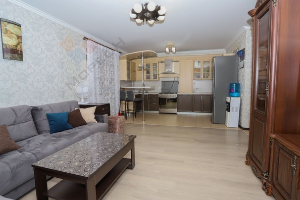 
   Продам 3-комнатную, 75.7 м², Вологодская ул, 4

. Фото 5.