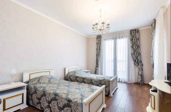
   Продам 6-комнатную, 285 м², Пирогова ул, 5/10

. Фото 10.