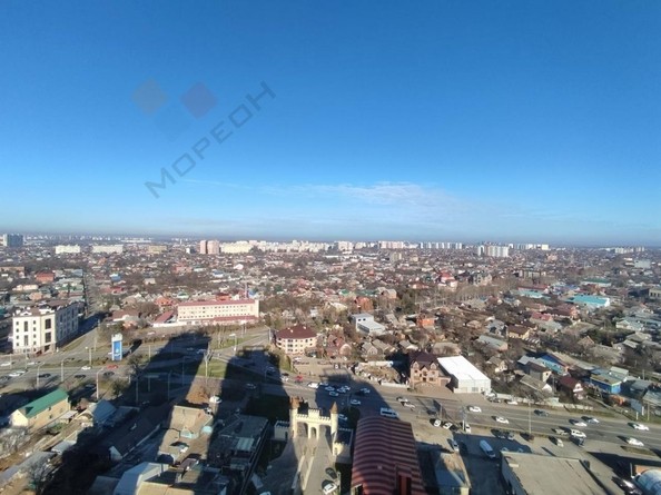 
   Продам 2-комнатную, 62 м², Мачуги В.Н. ул, 166Ак1

. Фото 2.