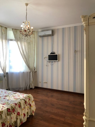 
   Продам 2-комнатную, 60 м², Тельмана ул, д 104А

. Фото 2.