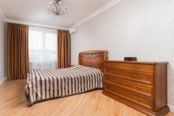 
   Продам 3-комнатную, 90 м², Свердлова ул, д 16

. Фото 4.