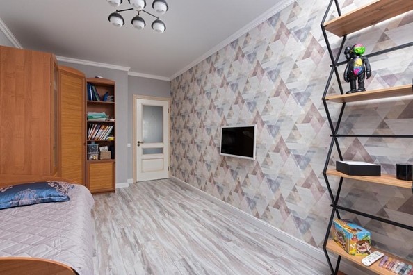 
   Продам 3-комнатную, 90 м², Свердлова ул, д 16

. Фото 9.