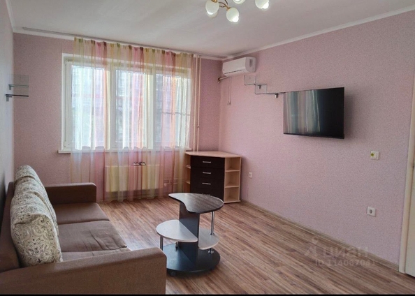 
   Продам 1-комнатную, 42 м², Ленина ул, 192

. Фото 1.