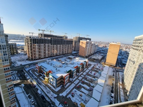 
   Продам 2-комнатную, 71 м², Цезаря Куникова ул, 24к2

. Фото 4.