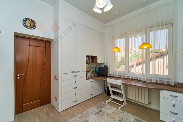 
   Продам дом, 254 м², Краснодар

. Фото 5.