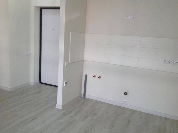 
   Продам 1-комнатную, 33.6 м², Фабрициуса Я. ул, 64/3

. Фото 3.