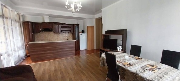 
   Продам 2-комнатную, 65 м², Чкалова ул, 42

. Фото 1.