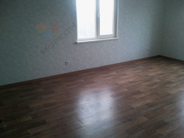 
   Продам 2-комнатную, 72 м², Александра Покрышкина ул, 2/1

. Фото 2.
