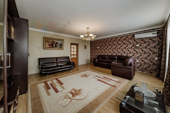 
   Продам дом, 400 м², Краснодар

. Фото 17.