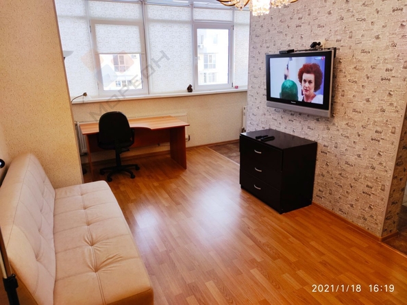 
   Продам 1-комнатную, 43 м², Архитектора Ишунина ул, 1

. Фото 6.