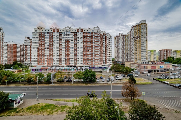 
   Продам 2-комнатную, 52.2 м², 70-летия Октября ул, 34

. Фото 21.