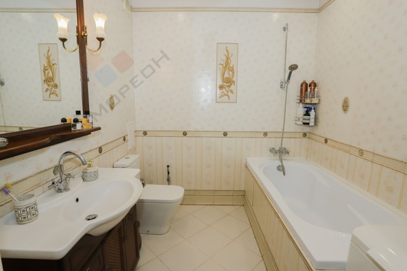 
   Продам 2-комнатную, 70.1 м², КИМ ул, 143/1

. Фото 10.