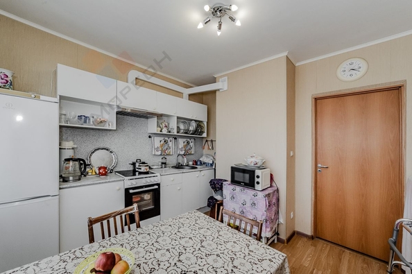 
   Продам 2-комнатную, 53.3 м², Академика Лукьяненко П.П. ул, 8

. Фото 2.