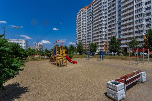 
   Продам 2-комнатную, 61 м², Генерала Трошева Г.Н. ул, 17

. Фото 20.