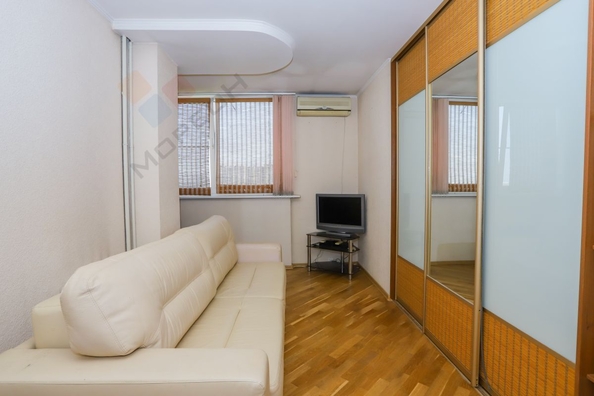 
   Продам 3-комнатную, 79.6 м², Уральская ул, 13

. Фото 9.