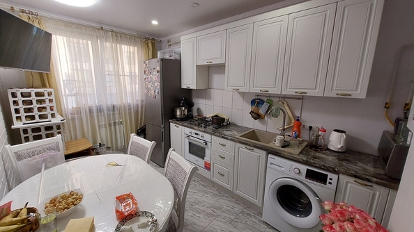 
   Продам 2-комнатную, 50 м², Рождественская ул, 42

. Фото 11.