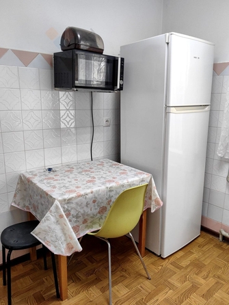 
   Продам 2-комнатную, 41.3 м², Стасова ул, 140

. Фото 3.