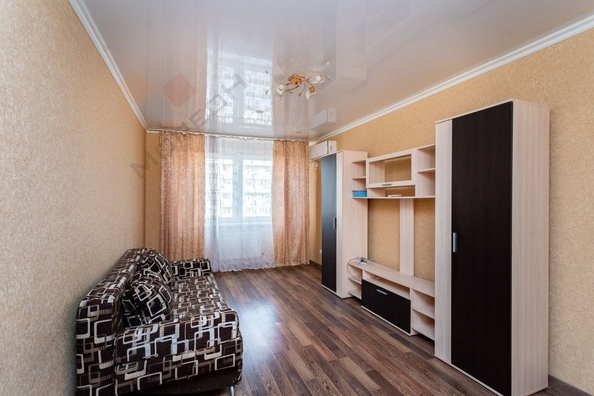 
   Продам 2-комнатную, 48.8 м², Евгении Жигуленко ул, 4

. Фото 3.