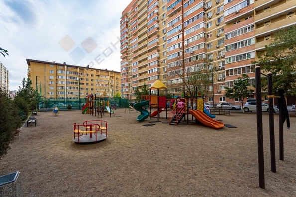 
   Продам 2-комнатную, 48.8 м², Евгении Жигуленко ул, 4

. Фото 17.