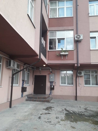 
   Продам 1-комнатную, 40 м², Тепличная ул, 40

. Фото 4.