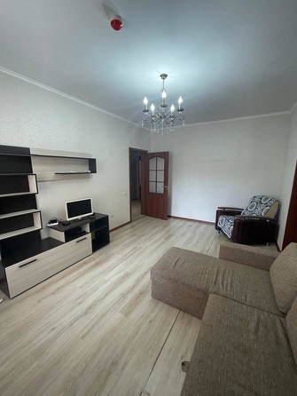 
   Продам 3-комнатную, 93 м², Гастелло ул, 27к3

. Фото 2.