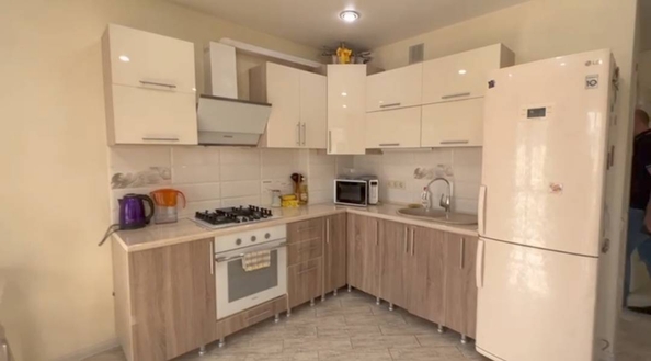 
   Продам 2-комнатную, 72 м², Крымская ул, 69/1

. Фото 3.