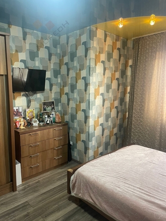 
   Продам 2-комнатную, 65 м², Средняя ул, 81/4

. Фото 12.