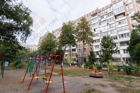 
   Продам 3-комнатную, 64.7 м², Уральская ул, 184

. Фото 3.