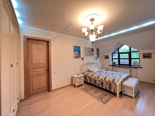 
   Продам дом, 400 м², Краснодар

. Фото 16.