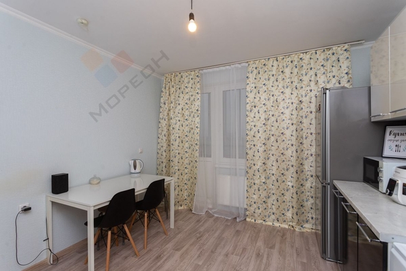 
   Продам 1-комнатную, 37.9 м², Черкасская ул, 60/1

. Фото 2.