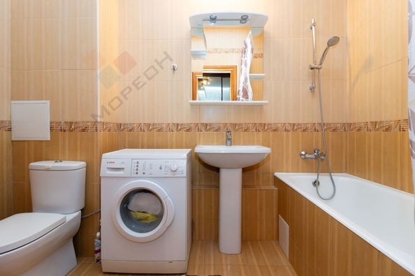 
   Продам 1-комнатную, 53 м², Думенко ул, 21/1

. Фото 23.