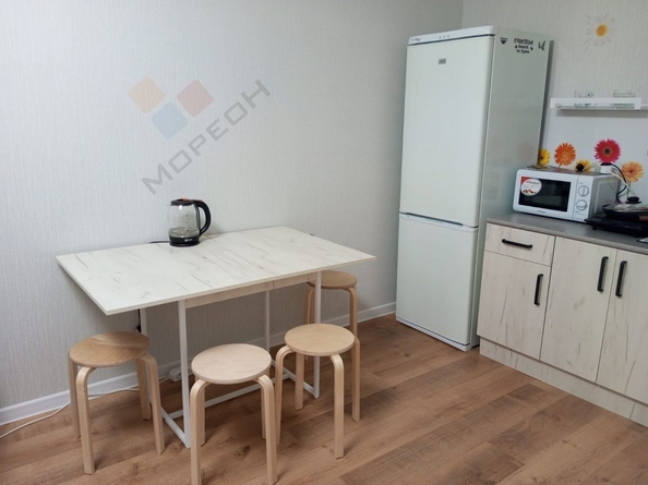 
   Продам 1-комнатную, 35.8 м², Позднякова ул, 2к19

. Фото 2.