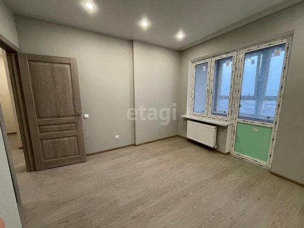 
   Продам 1-комнатную, 38.3 м², Питерская ул, 40

. Фото 4.