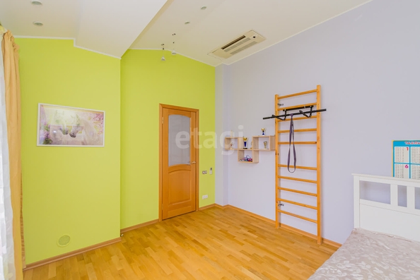 
   Продам 6-комнатную, 265.7 м², Черкасская ул, 79

. Фото 3.