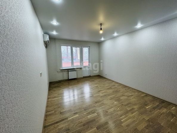 
   Продам 3-комнатную, 69.6 м², Уральская ул, 180

. Фото 6.