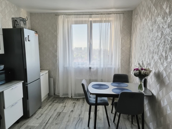 
   Продам 2-комнатную, 60 м², Домбайская ул, 10

. Фото 1.