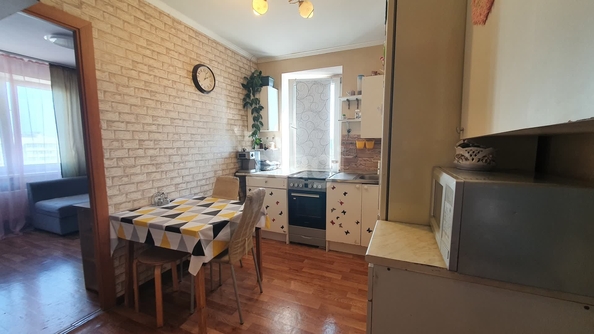 
   Продам 3-комнатную, 54.8 м², Черкасская ул, 135

. Фото 3.