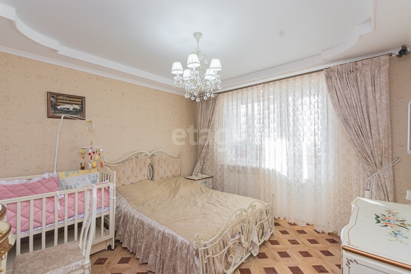 
   Продам 4-комнатную, 153 м², Клары Лучко б-р, 10

. Фото 1.