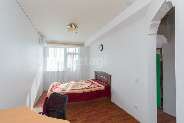 
   Продам 1-комнатную, 32.2 м², Парижская ул, 21

. Фото 5.