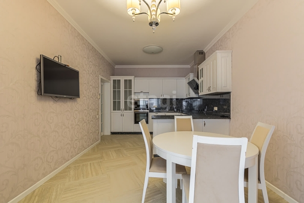 
   Продам 3-комнатную, 130 м², Кубанская Набережная ул, 37/11

. Фото 38.