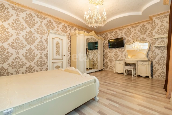 
  Сдам в аренду 3-комнатную квартиру, 152 м², Краснодар

. Фото 4.