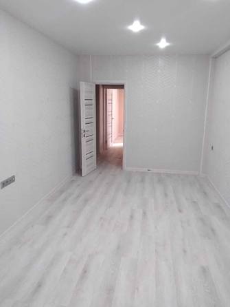 
   Продам 1-комнатную, 37 м², Крылова ул, 113к4

. Фото 2.